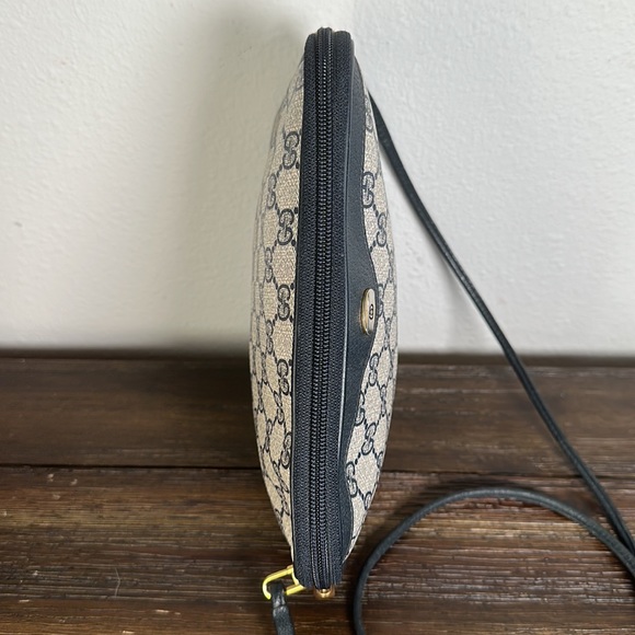 GUCCI Vintage GG Plus Camera Bag! In Great Vintage Condition!! - Picture 9 of 16